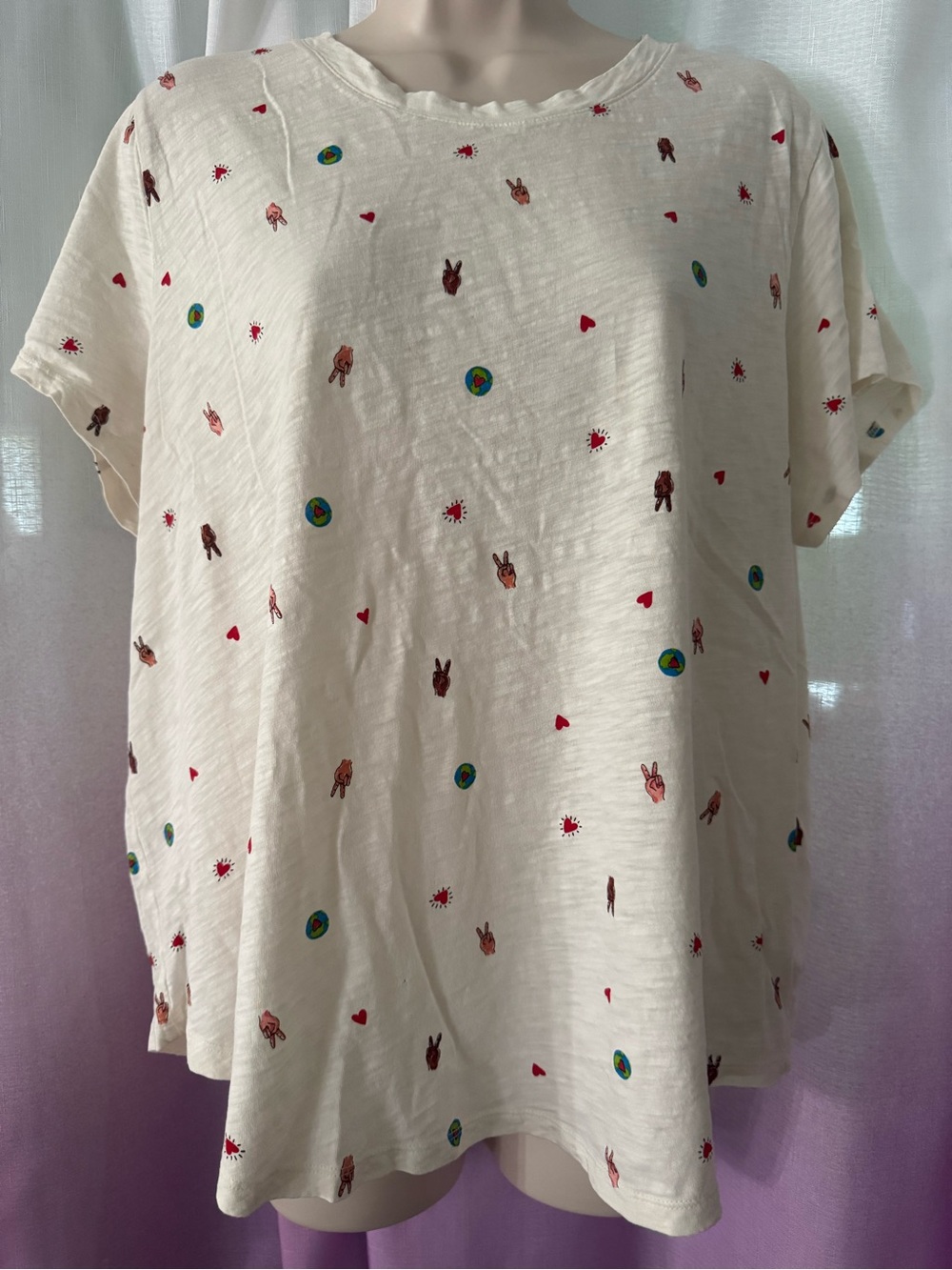 Old Navy Cream Short-Sleeve Tee with Red & Blue Motif
